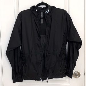 Aritzia The Constant Windbreaker